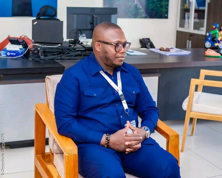 Métolé Franck Kpassassi lors d'une visite de terrain — Commune d'Abomey