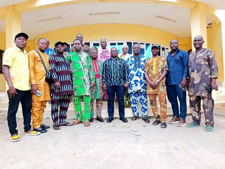 Métolé Franck Kpassassi, Maire d'Abomey, lors d'une session de travail — Bénin