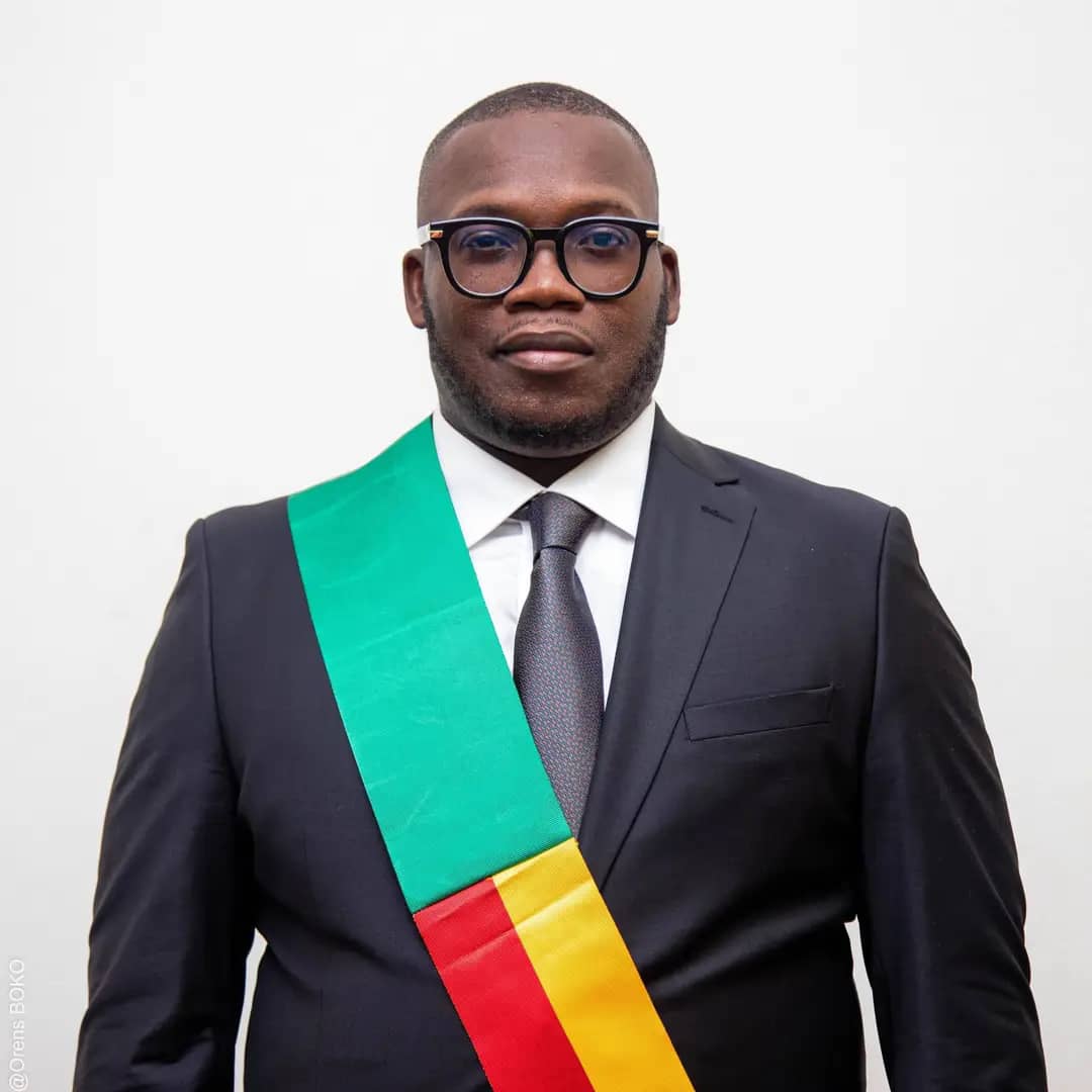 Portrait officiel de Métolé Franck Kpassassi, Maire de la Commune d'Abomey, Département du Zou, République du Bénin