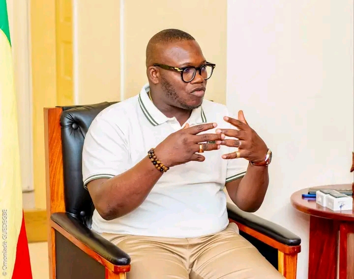 Séance de gouvernance participative à Abomey — Métolé Franck Kpassassi